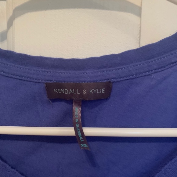 Kendall & Kylie T-Shirt - Picture 2 of 3